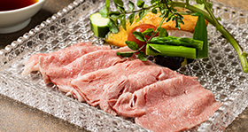 松阪牛冷しゃぶ　茄子　トマト　胡瓜　アスパラ　大根　南瓜　クレソン　ポン酢　胡麻ダレ